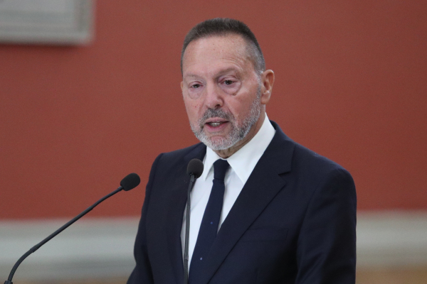 Ο Στουρνάρας που ξορκίζει τις εκλογές