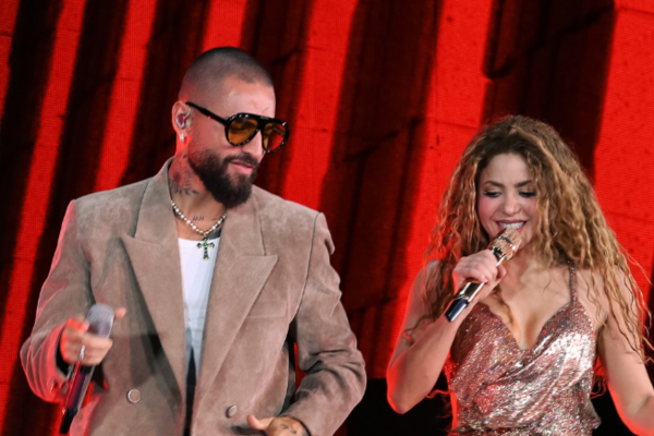 Σακίρα και Μαλούμα ξεσηκώνουν το κοινό τραγουδώντας το «Chantaje» (Βίντεο)