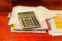 Φορολογικές δηλώσεις 2025: Πρόσθετος φόρος για όσους δεν κάλυψαν το όριο ηλεκτρονικών δαπανών