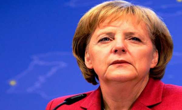 Μέρκελ: Θα κάνουμε τα πάντα για να παραμείνει η Ελλάδα στην Ευρωζώνη