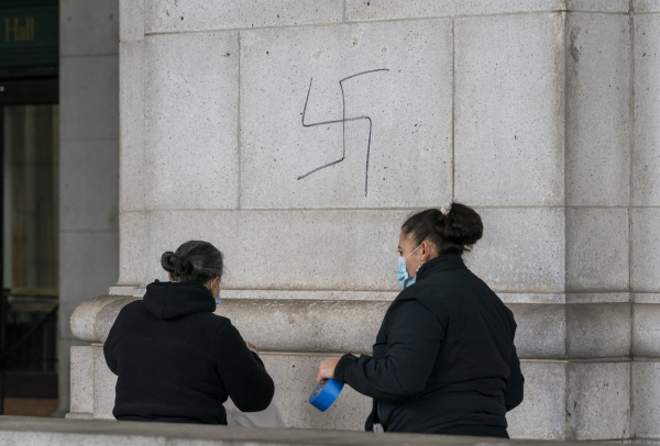 Σβάστικες σε σπίτια και συναγωγές στη Νέα Υόρκη: Ανησυχία για την άνοδο του αντισημιτισμού