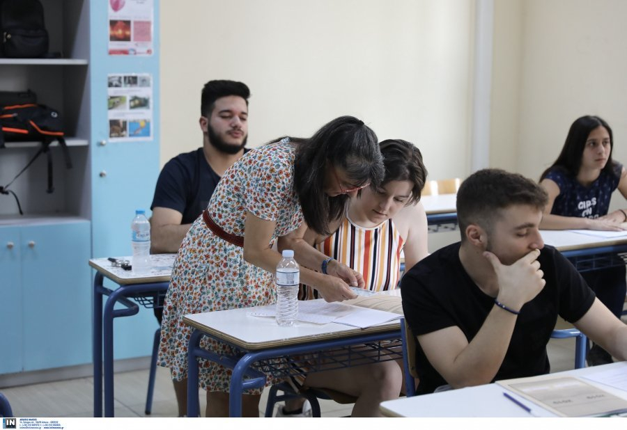 Πανελλήνιες 2021: Αυλαία για τους υποψήφιους των ΓΕΛ με Ιστορία, Φυσική και Οικονομία