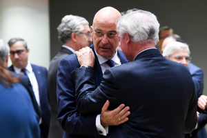 Η Ελλάδα θα συνομιλήσει μόνο με εκλεγμένη κυβέρνηση της Λιβύης, απαντά ο Νίκος Δένδιας