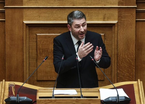 Κυρανάκης κατά Ανδρουλάκη για τα δωρεάν εισιτήρια στα ΜΜΜ για νέους – Η αιχμηρή απάντηση του ΠΑΣΟΚ