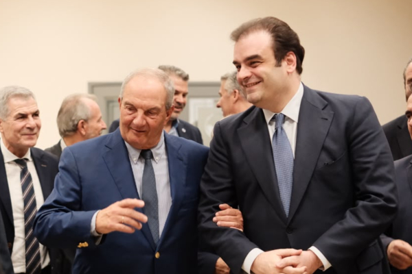 Συνάντηση Πιερρακάκη - Καραμανλή: «Διασφαλίζουμε ότι οι αυξήσεις στη φορολογία των καπνικών προϊόντων θα είναι λελογισμένες και θα τεθούν σε ισχύ από το 2036»
