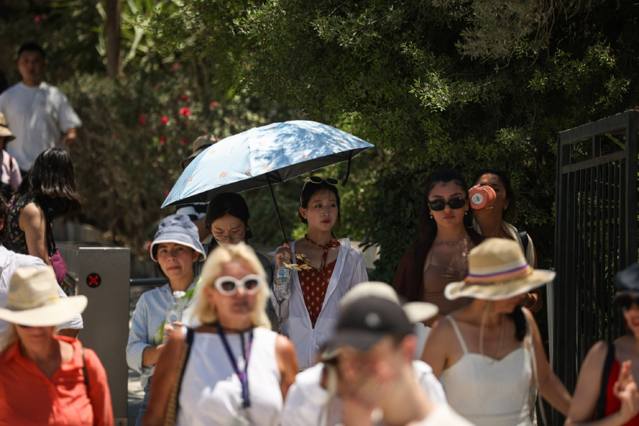 Ρεκόρ πλεονάσματος για το ταξιδιωτικό ισοζύγιο τον Αύγουστο - Αυξημένες εισπράξεις και τουριστική κίνηση