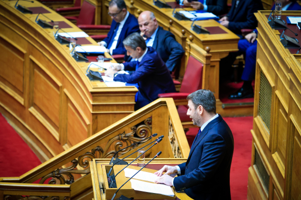 Πρώτα χάλασε ο «αρραβώνας» μετά άρχισε ο ...ανένδοτος!