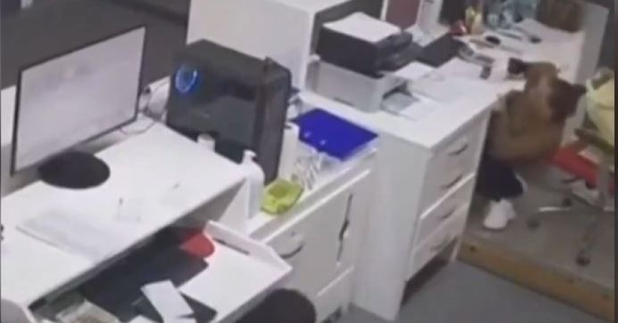 Η στιγμή του μεγάλου σεισμού των 5,2 ρίχτερ στη Σαντορίνη (βίντεο)