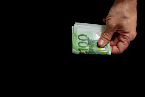 Αναπηρικά επιδόματα: Αναπροσαρμογή με βάση τις αυξήσεις των συντάξεων από το 2027