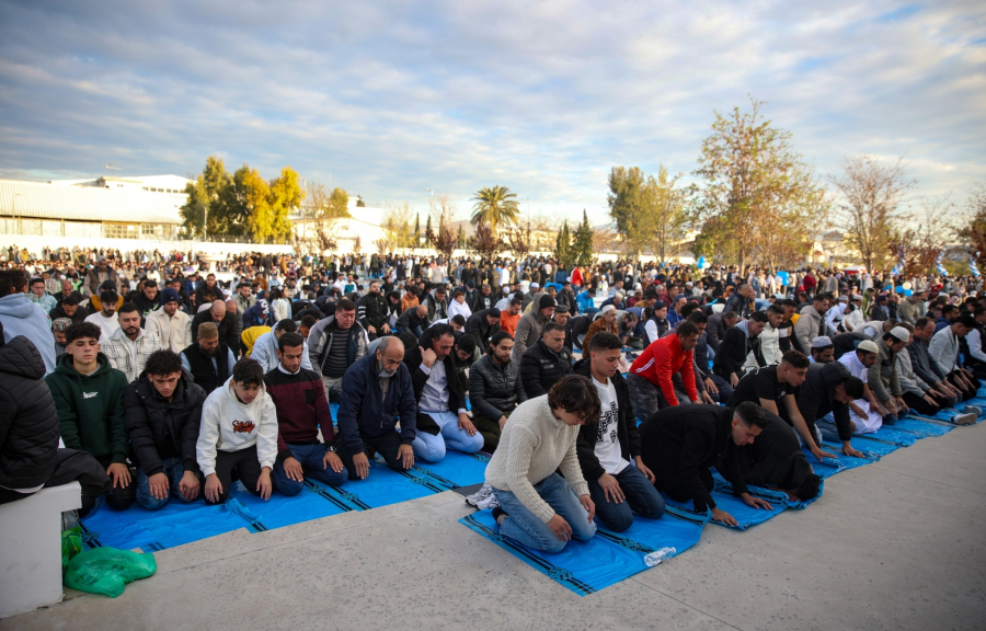 Εικόνες από τη γιορτή για το Εΐντ αλ Φιτρ στην Αθήνα - Μεγάλη η συμμετοχή