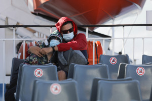 Κορονοϊός: «Σαφάρι» ελεγχών στα λιμάνια σε εκδρομείς που επιστρέφουν στην Αθήνα