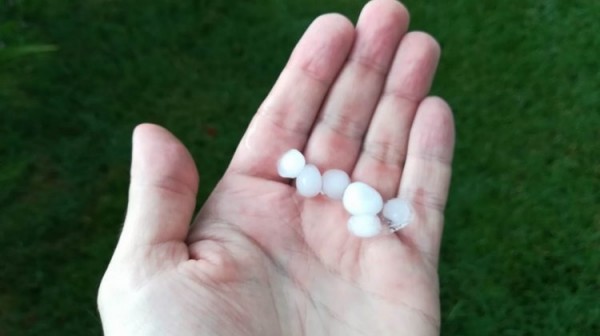 Σφοδρή χαλαζόπτωση σε χωριά των Τρικάλων (vid)