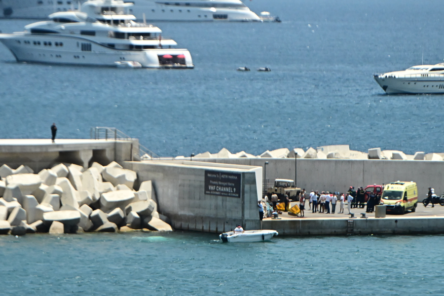 Βουλιαγμένη: Η στιγμή της πτώσης του ελικοπτέρου