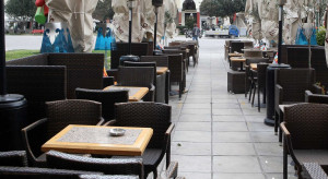 Θεσσαλονίκη: Επιχείρηση - σκούπα σε πεζόδρομους - Σήκωσαν τραπεζοκαθίσματα