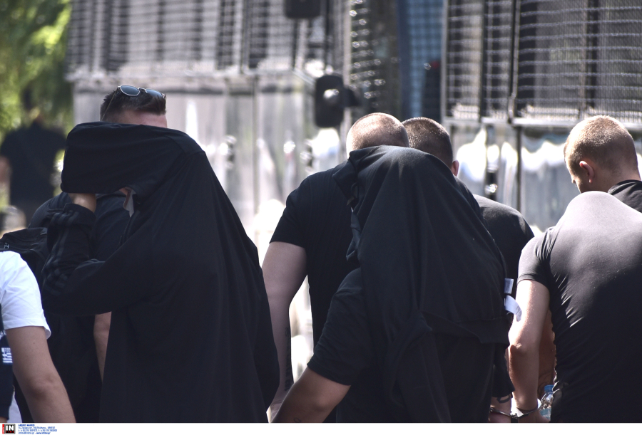 Νέα Φιλαδέλφεια: Μαραθώνιες οι απολογίες των 30 πρώτων κατηγορουμένων - Αρνούνται τις επιθέσεις και το μαχαίρωμα, δηλώνουν απλοί… περαστικοί