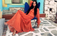 Ζενεβιέβ Μαζάρι: Επέτειος εν πλω για τα 10 χρόνια γάμου με τον σύντροφό της