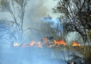 Δεν απειλεί κατοικημένες περιοχές η φωτιά στην Κόρινθο