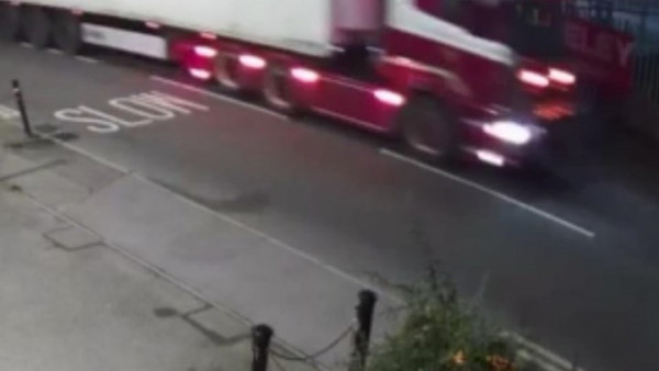 Βίντεο ντοκουμέντο λίγα λεπτά πριν αποκαλυφθεί το «φορτηγό της φρίκης» στο Έσεξ