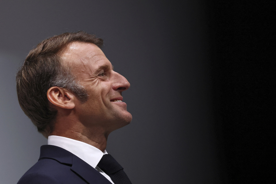 Ο Μακρόν ξεκαθαρίζει ότι δεν παραιτείται - «Βρείτε τα», λέει στα κόμματα