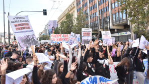 Εθνικό Απολυτήριο: Νέες δεσμεύσεις Ζαχαράκη για το σχολείο του 2040 - Οι μαθητές απαντούν με καταλήψεις