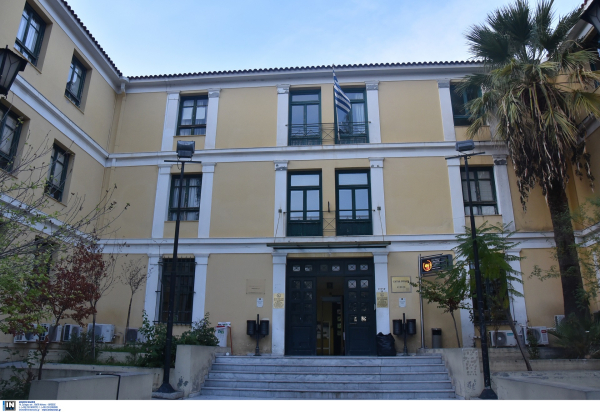 Υπόθεση 12χρονης στον Κολωνό: Στην Ευελπίδων ο «Μιχάλης» για να απολογηθεί