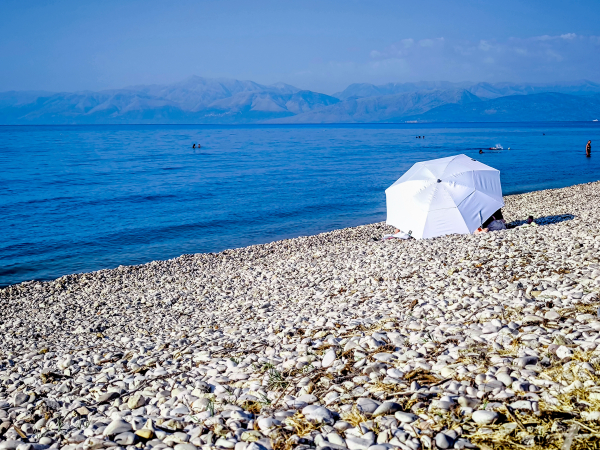 Ο καιρός σήμερα: Αίθριος με 38άρια και 7 Μποφόρ