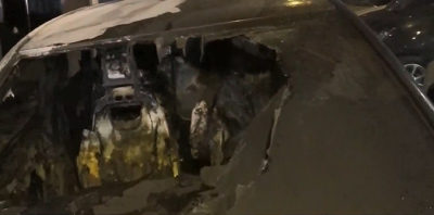 Εμπρηστική επίθεση σε αντιπροσωπεία αυτοκινήτων στη Χαλκηδόνα, καταστράφηκαν 5 αυτοκίνητα (βίντεο)