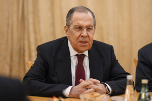 Πόλεμος στην Ουκρανία: Τι είπε ο Λαβρόφ για το ενδεχόμενο χρήσης πυρηνικών όπλων, συνέκρινε τις ΗΠΑ με τον Χίτλερ