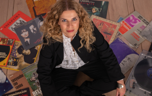 Η Βιολέτα Ίκαρη τα ζητάει όλα από τη ζωή