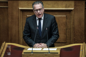 «Βόμβα» από Κουμουτσάκο: Βρήκαμε μαύρο δίκτυο εκμετάλλευσης μεταναστών με ΜΚΟ, δικηγόρους, γιατρούς