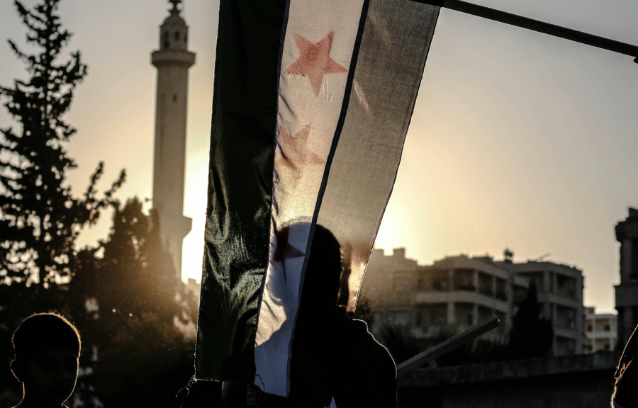 Ώρα μηδέν στη Συρία: Χιλιάδες εγκαταλείπουν τη χώρα - Οι τζιχαντιστές πλησιάζουν στη Δαμασκό