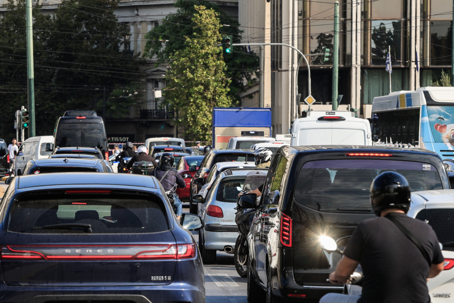 Μποτιλιάρισμα στο κέντρο της Αθήνας - Στο «κόκκινο» η κίνηση σε Κηφισό και Αττική οδό (Χάρτης)