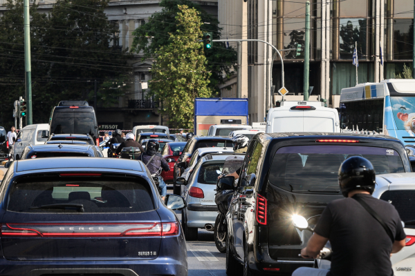 Μποτιλιάρισμα στο κέντρο της Αθήνας - Στο «κόκκινο» η κίνηση σε Κηφισό και Αττική οδό (Χάρτης)