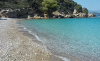 Η παραλία της Πελοποννήσου με τη λευκή άμμο και τα ρηχά νερά που ίσως δε γνωρίζετε