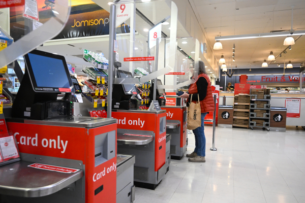 Microsoft: Η «μπλε οθόνη» στα Windows έφερε «μαύρη Παρασκευή» σε τράπεζες, σούπερ μάρκετ και αεροδρόμια