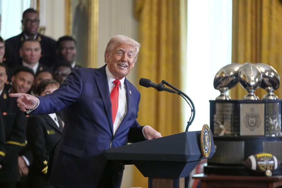 Ο Τραμπ απειλεί τώρα την Κίνα με δασμούς 245% - «Δεν φοβόμαστε» λέει το Πεκίνο