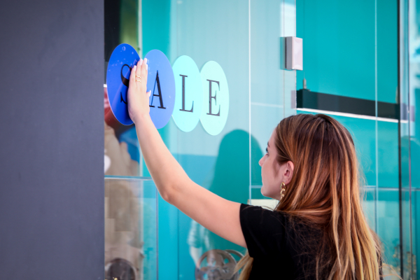 Δεύτερη ευκαιρία: Πώς επιστρέφουν στην αγορά επιχειρηματίες που έχασαν τον ΑΦΜ τους