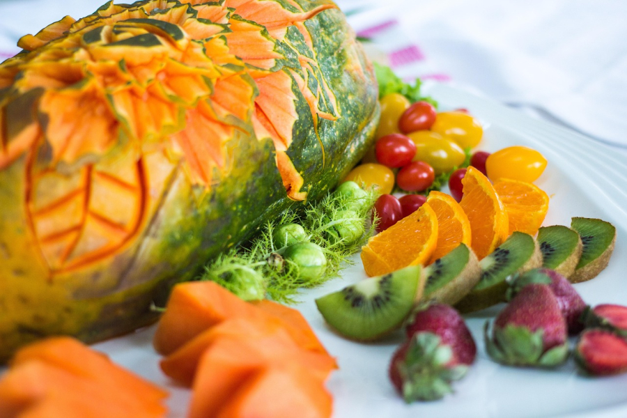 Το φρούτο της μακροζωίας που «ρίχνει» πίεση και χοληστερίνη