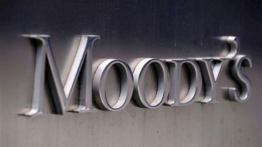 Moody’s: Η διαφορά μεταξύ των επιτοκίων καταθέσεων και χορηγήσεων τροφοδοτεί τα κέρδη των ελληνικών τραπεζών