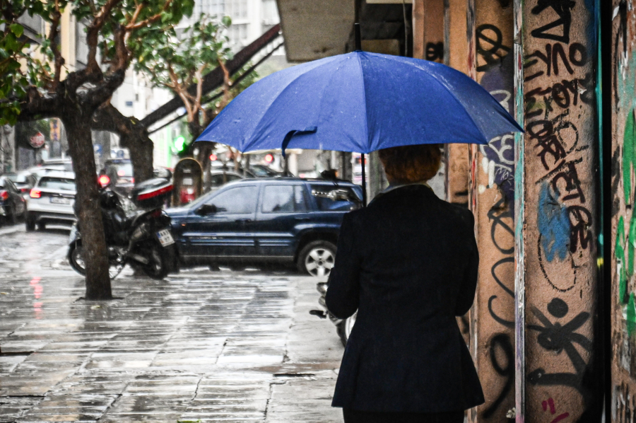 Κακοκαιρία Bora: Τι ώρα ξεκινάνε οι καταιγίδες στην Αθήνα και τι ώρα θα σταματήσουν
