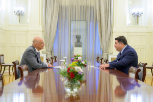 Ο Δένδιας ενημέρωσε τον Αμερικανό πρέσβη για τις εξελίξεις στην Ανατολική Μεσόγειο