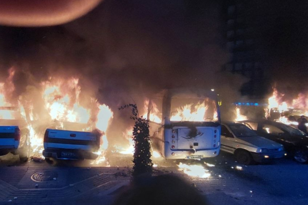 Οι Ιρανοί στο δρόμο, ο Χαμενεΐ «στα άκρα» - Το παρασκήνιο των διαδηλώσεων