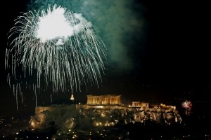 Με την Ακρόπολη λουσμένη στο φως υποδέχθηκε το 2018 η Αθήνα