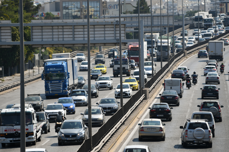 Φωτιές: Κλειστή η Αθηνών - Λαμίας και ο Κορίνθου - Τρίπολης – Καλαμάτας, πώς κινούνται ΙΧ και φορτηγά
