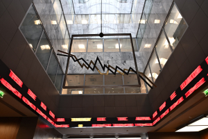 Το λάθος στην αναθεωρημένη πρόταση του Euronext για την ΕΧΑΕ και οι ευθύνες της Deutsche Bank, η νέα εταιρεία των Αντετοκούνμπο, οι βαριές καμπάνες για την CPB και το ακίνητο που αποκτά το ΜΤΠΥ