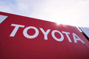 «Επανάσταση» στην ηλεκτροκίνηση: Η Toyota φέρνει μπαταρίες με αυτονομία έως 1600 χλμ