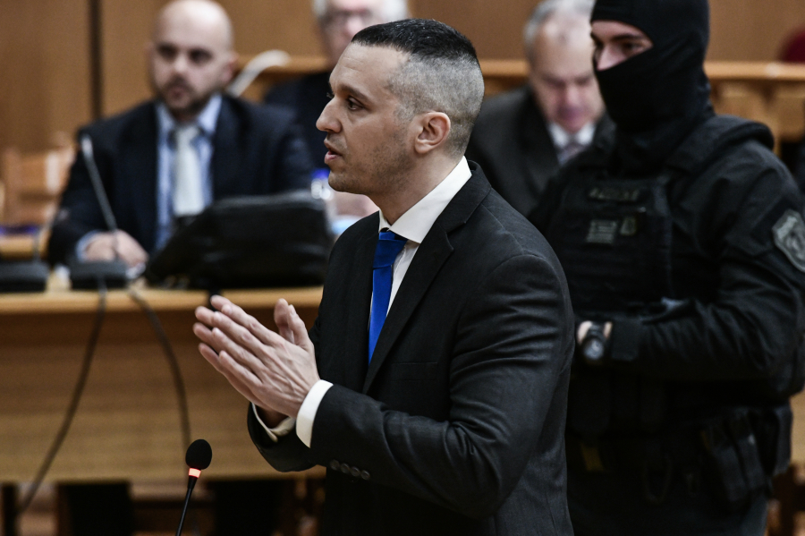 «Δεν έχει βρεθεί ποτέ στην κατοχή Κασιδιάρη κινητό τηλέφωνο ή άλλη ηλεκτρονική συσκευή»