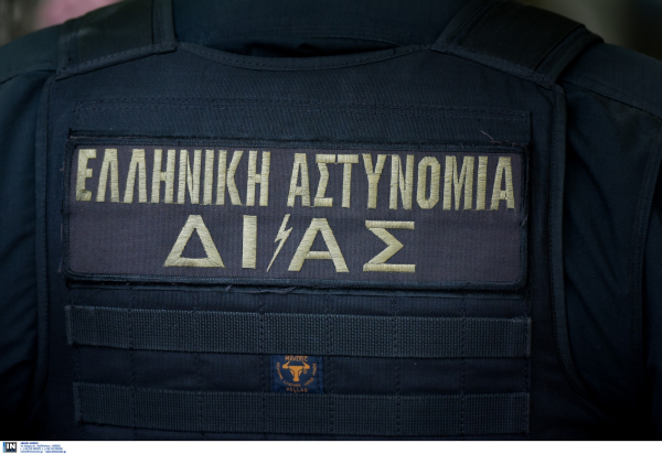 Επεισοδιακή σύλληψη διαρρηκτών, αφαίρεσαν χρήματα και κοσμήματα από σπίτι στο Γέρακα