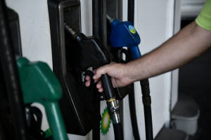 ΥΠΕΝ: Δεν θα υπάρξει αύξηση στις τιμές των καυσίμων - Πώς θα απορροφηθεί η μικρή άνοδος