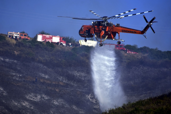 Πολύ υψηλός ο κίνδυνος πυρκαγιάς και τη Δευτέρα - Σε «πορτοκαλί» συναγερμό η χώρα